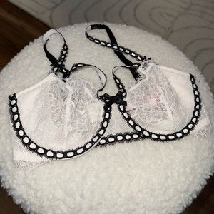 VICTORIAS SECRET Lace Bra
